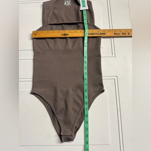 OQQ Brown Taupe Square Neck Sleeveless Ribbed Bodysuit‎ Size Medium Stretch - Picture 3 of 4
